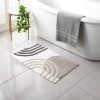 B&M Neutral Arch Bath Mat